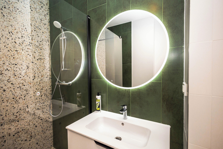 Bathroom 3, Sol Axxis Nova, Navodari