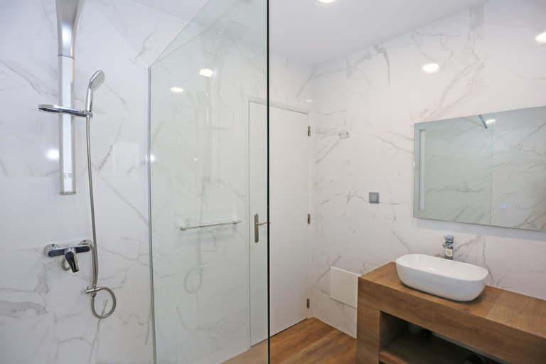 Room 2, B61 - Carnation Sun Apartment in Lagos, Lagos