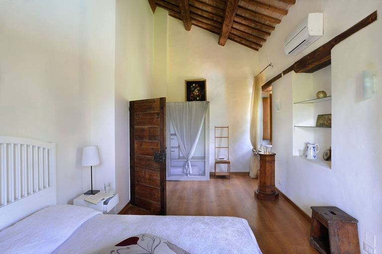 Room 5, Luce tra i Faggi 8 in Montemaggiore al Metauro, Pesaro E Urbino