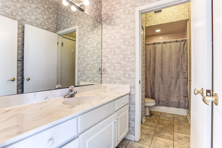 Bathroom 3, 812 S. Fletcher - 3 Br Cottage, Nassau