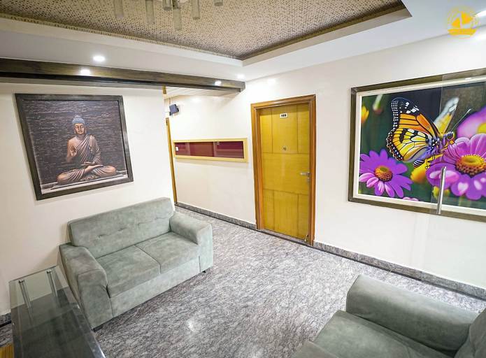Lobby sitting area, Hotel Liv By Yellow Bells, Hyderabad