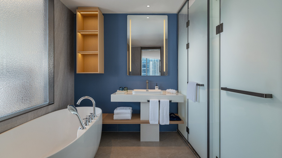 Bathroom 3, Holiday Inn Express KUNMING RAILWAY STATION by IHG, Kunming