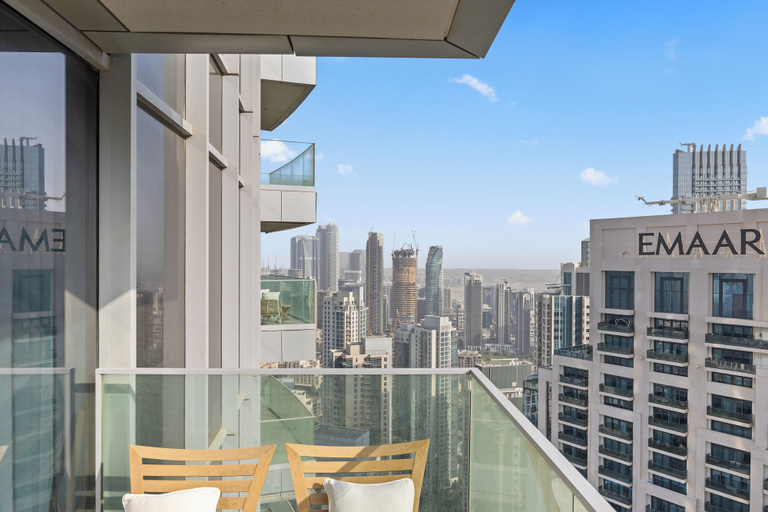 Balcony 4, Opera Grand 2BR with Burj Fountain View, Dubai