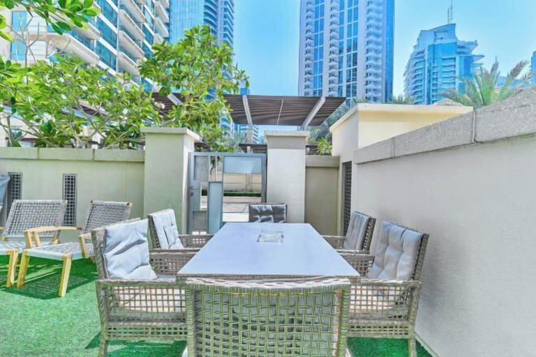 Interior 4, bnbme Dubai Marina: Quiet Patio Oasis, Dubai
