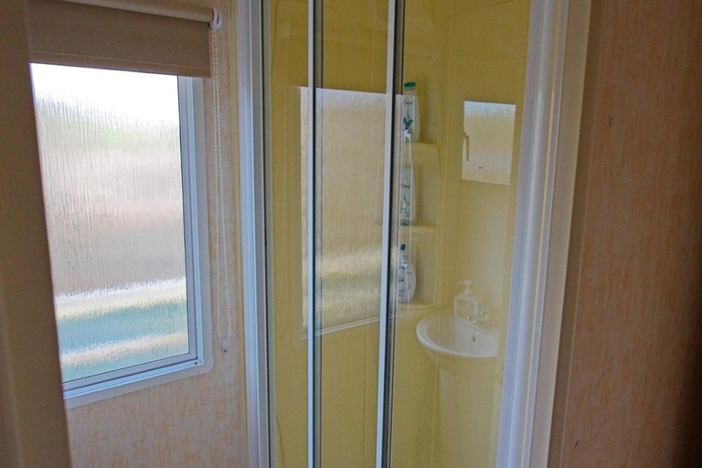Bathroom, Comfortable Mobile Home in the Countryside