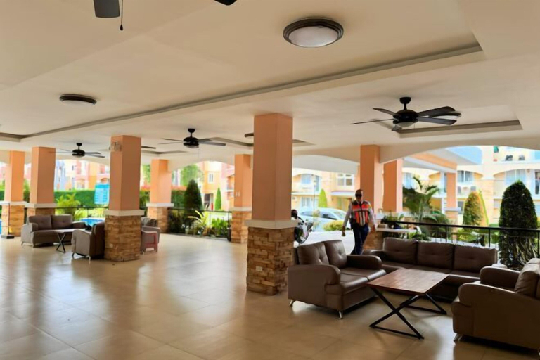 Interior 5, 7-14min From Airport, SM mall, Large Work Table, Free Pool, Digital Nomad/Remote Work, Davao City