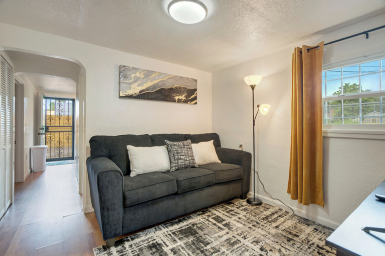 Living area, Charming Downtown Cottage, El Paso