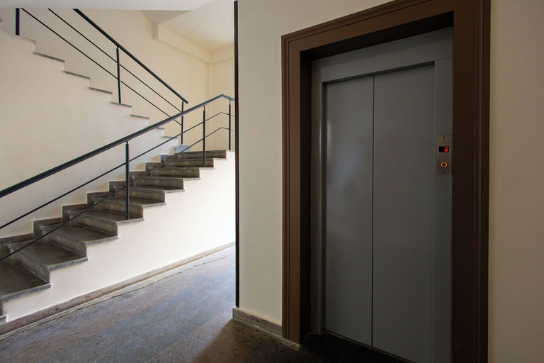 Elevator 2, Apartment by Luxe Group HH331, Yerevan