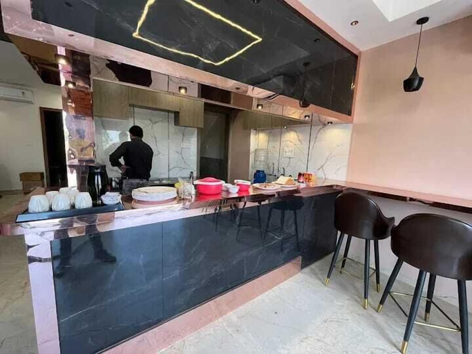 Restaurant 2, Acuotel Inn Minakshi, Indore