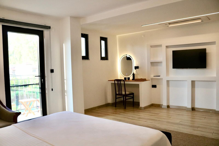 Room 4, Yengeç, Ula