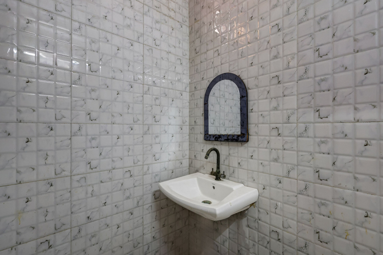 Bathroom 4, Hotel Sunshine By The Premium Villa, Delhi