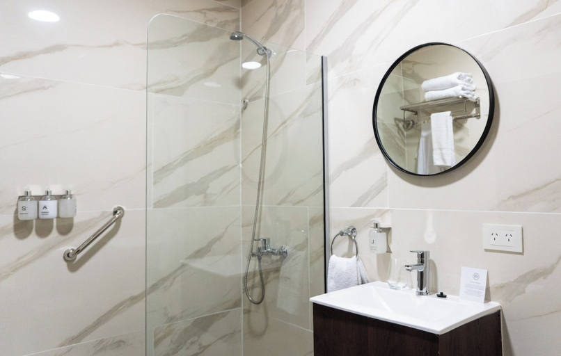 Bathroom 4, RM Campana Hotel, Campana