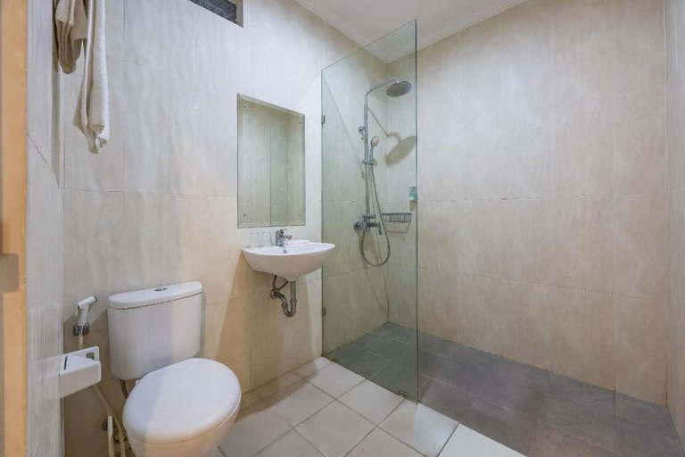 Bathroom 5, Cove Vin Stay Petanu, Denpasar