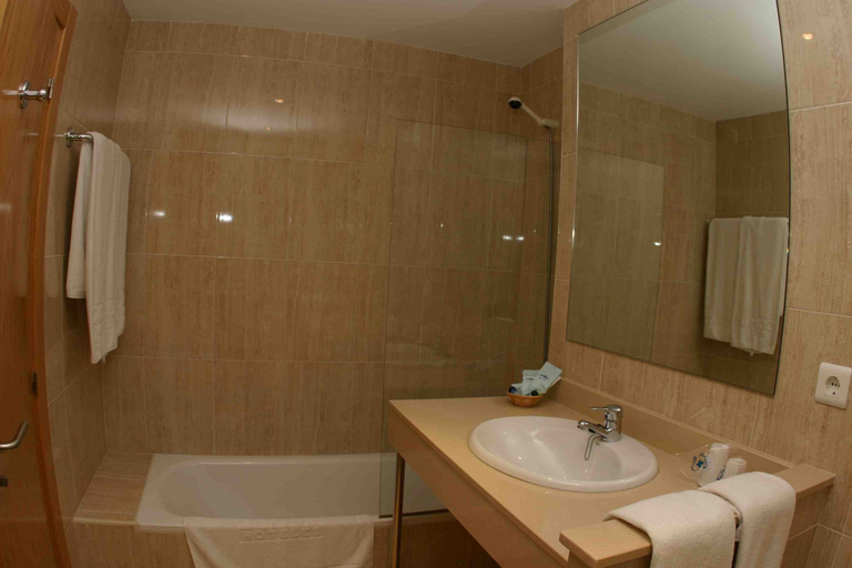 Bathroom 4, HOTEL PUERTA DE SANTILLANA, Cantabria