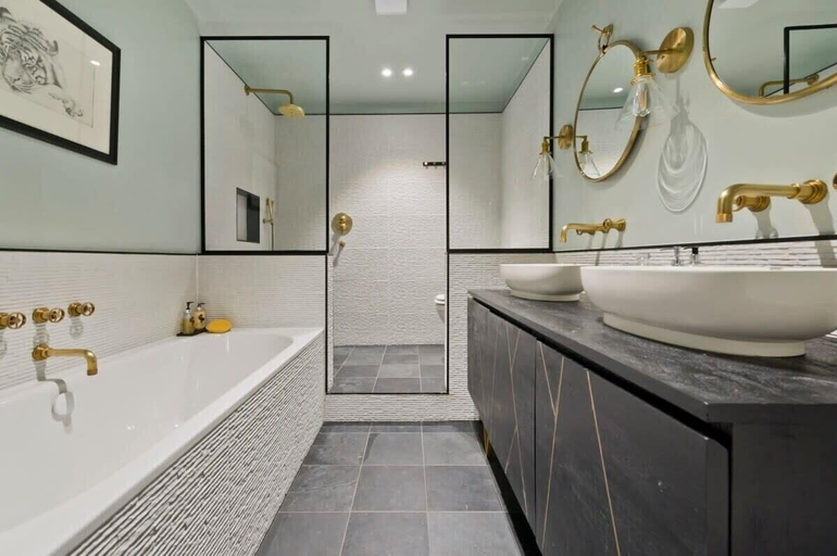 Bathroom 4, Colourful 3 Bed Kensington Garden Flat, London