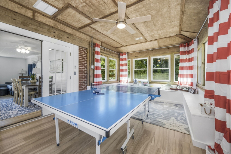 Game room, Cypress Cove 3 Bedroom Cottage, Dare