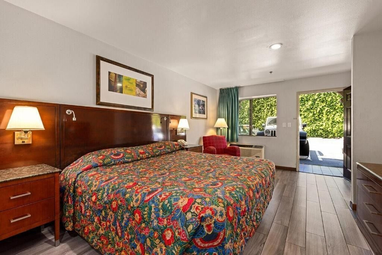 Room 4, Paradise Lodge - Canoga Park, Los Angeles