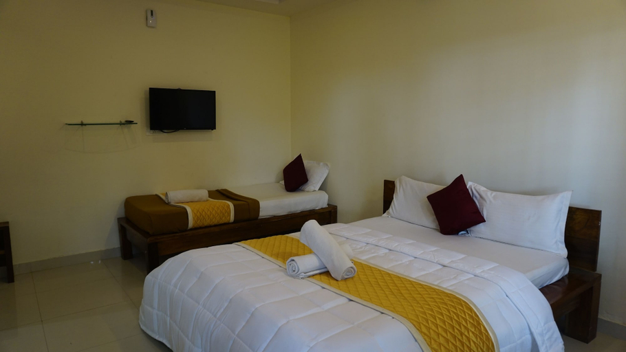Room 2, RAJ VILLAS, Chikmagalur