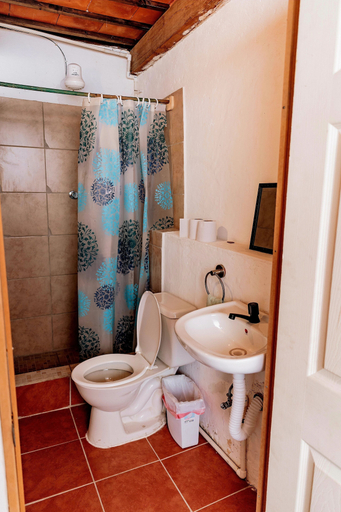 Bathroom, Amura Hostel, Antigua Guatemala