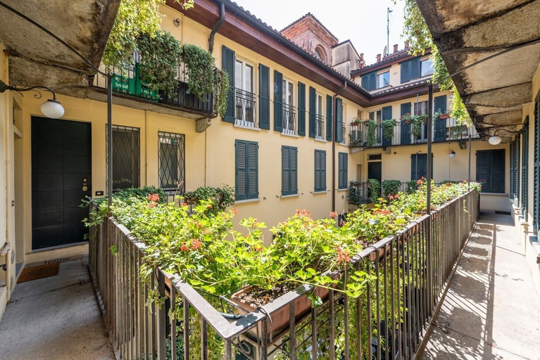 Exterior & Views, Milan Royal Suites Centro Moscova, Milano