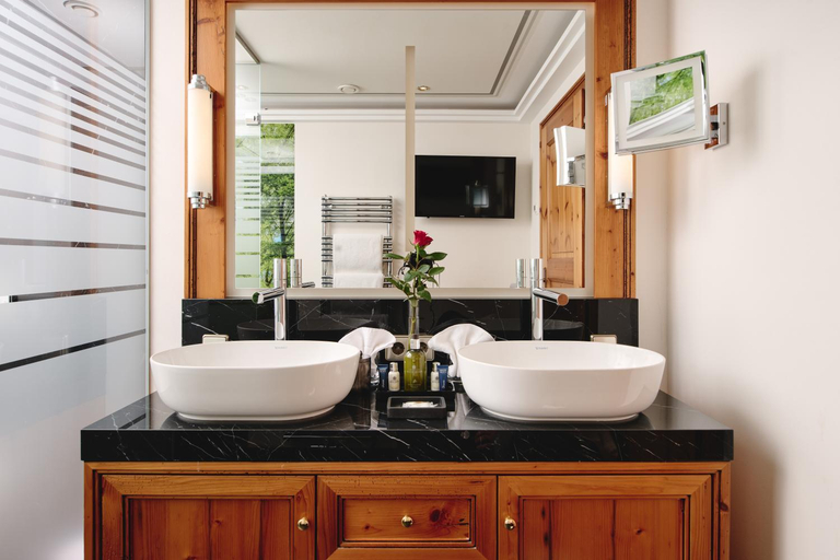 Bathroom 5, Hotel Dollenberg, Ortenaukreis