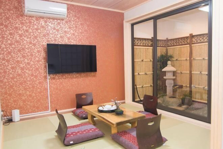 Room 5, AOU･HAKUEN, Osaka