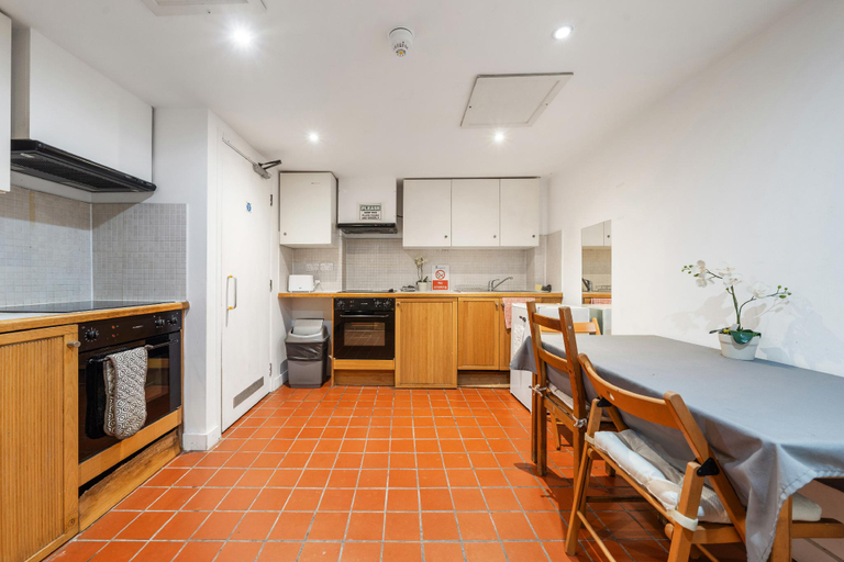 Others 4, Studios2Let - North Gower, London