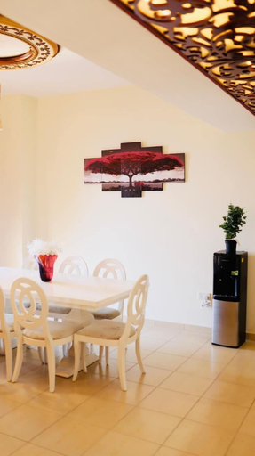 In-room dining, Urban Panda Mirror Maze Hostel JBR, Dubai