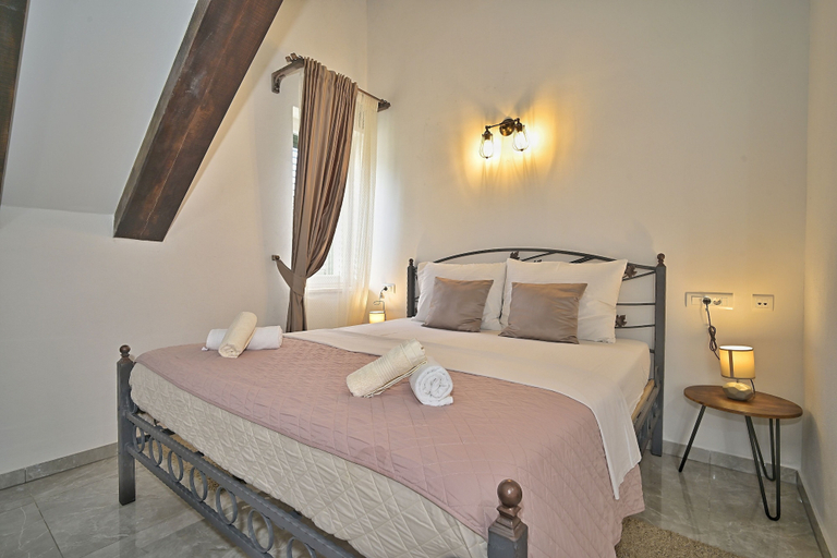 Room 4, Briscola & Tressette Studio, Split
