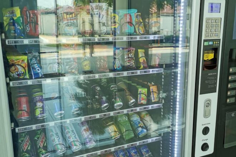 Food & Drinks 5, Bukit Indah Near Aeon and Legoland Johor with Netflix, Johor Bahru