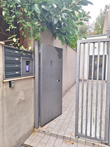Exterior 3, La Casa del Nostromo, Salerno