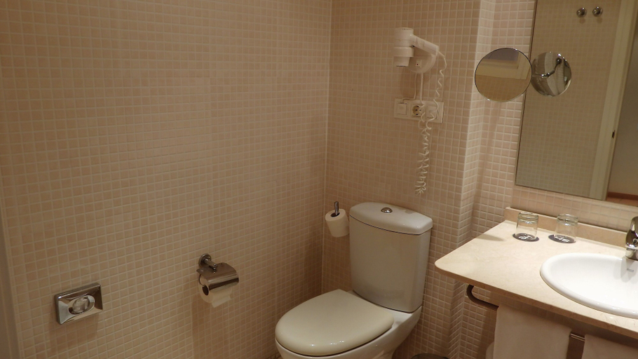 Bathroom 5, Flag Hotel Valencia, Valencia