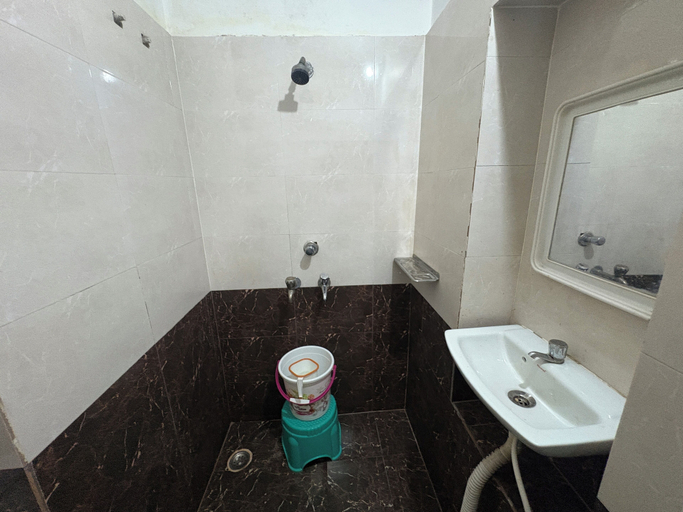 Bathroom 3, Hotel Gunjan Hotel Puri, Puri