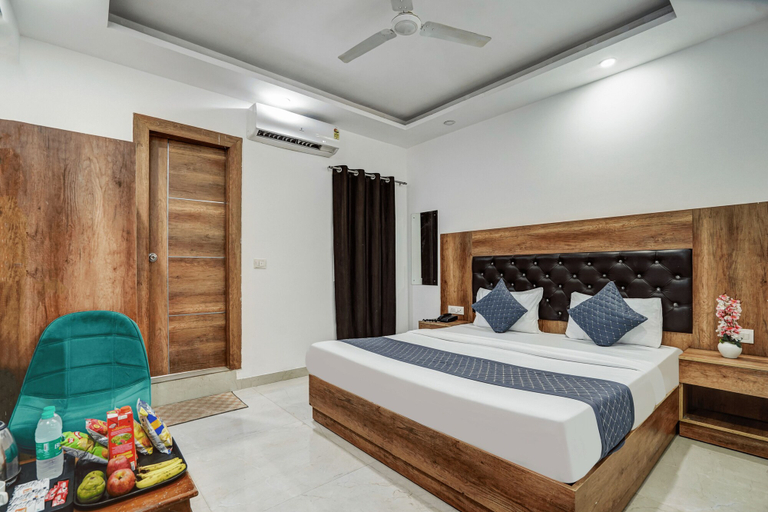 Bedroom 2, Hotel Marina Near Delhi Airport, Delhi