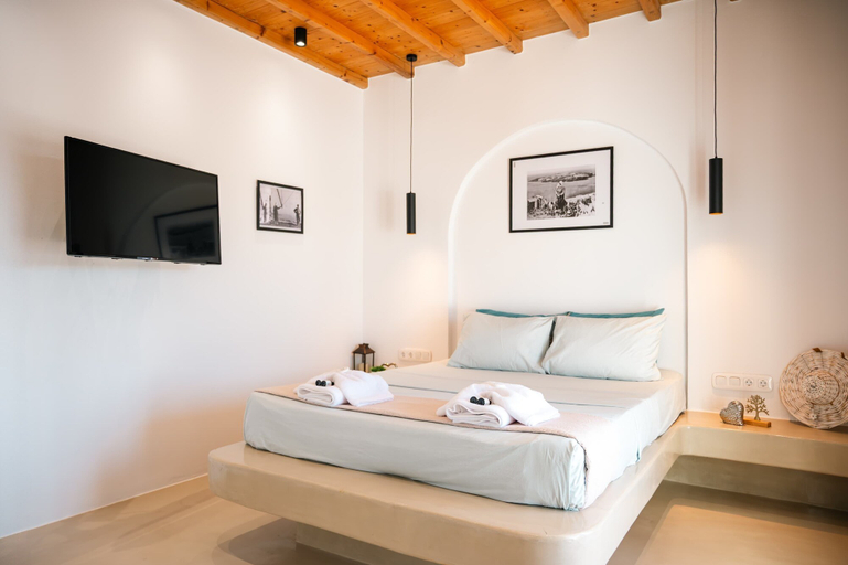 Room 3, Assyr Getaway - Santorini Cozy Cycladic Retreat, South Aegean