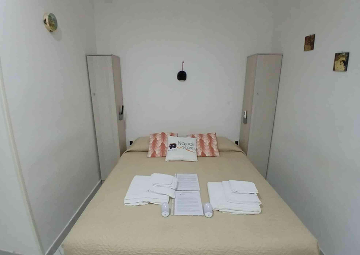 Bedroom 5, Napoli Segreta, Napoli