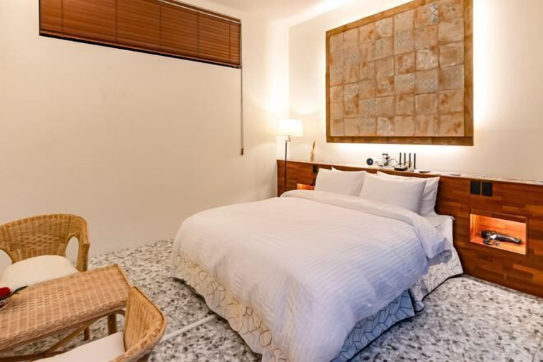 Room 4, Dodu trophycal Pool Villa near by Airport, Jeju