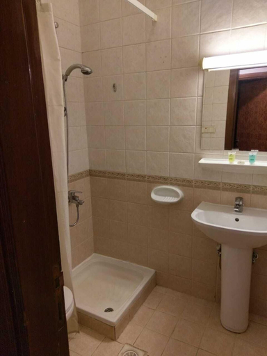 Bathroom 5, Emaar Al Khalil, Makkah