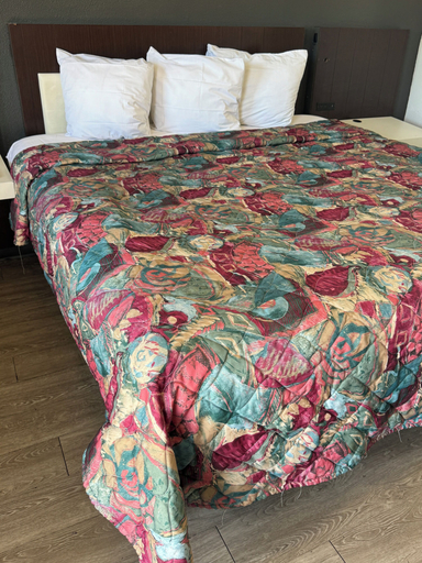 Room 3, Classic Inn Motel, Bell