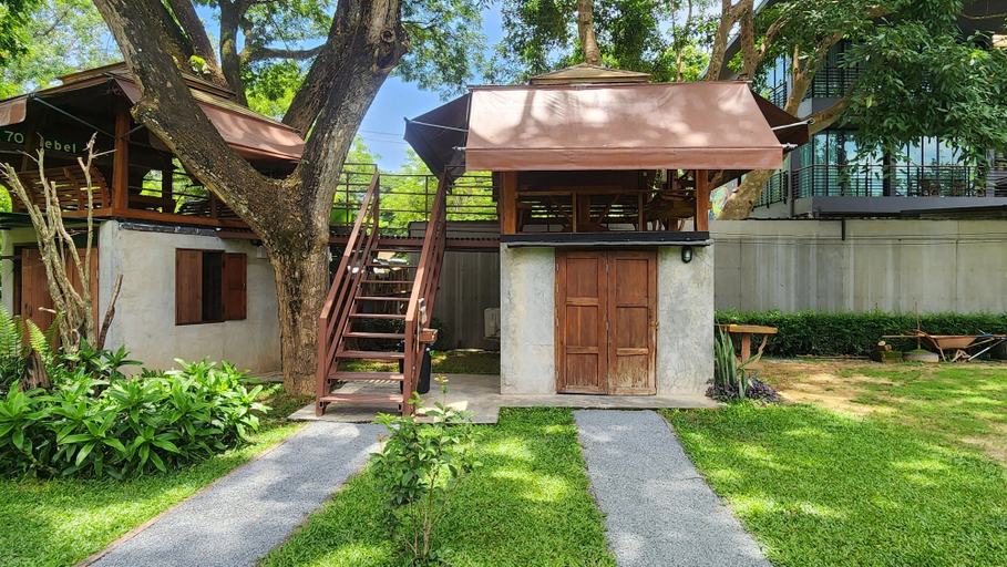 Exterior & Views 2, Seven 50s, Pai