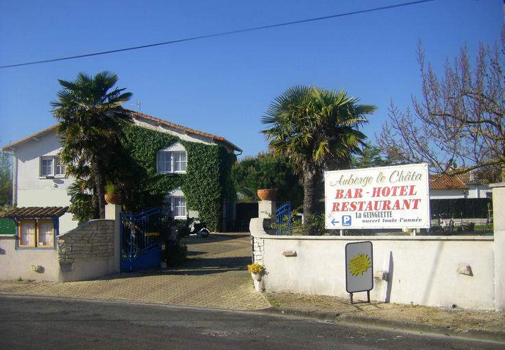 Exterior & Views
