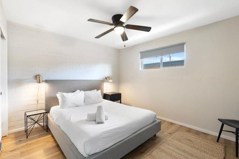 Room 3, Fashion Square, Maricopa