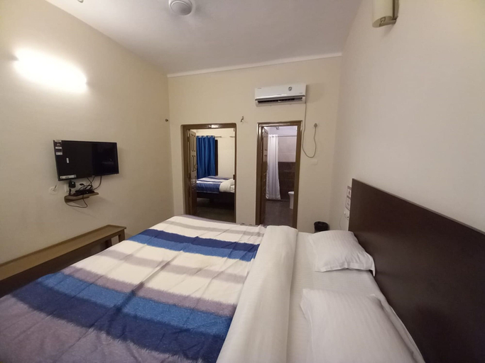 Room 2, Hotel Gobind Bhawan Heritage Haridwar, Hardwar