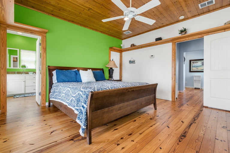 Room 5, BeachView Resort Condos, Nueces