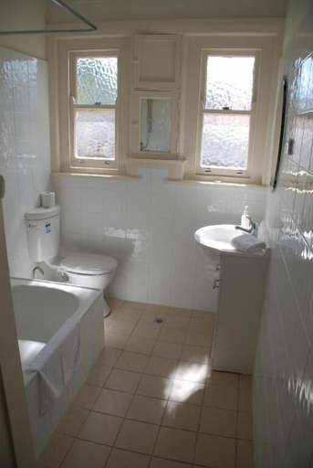 Bathroom, Accommodation Sydney Rockdale, Sydney