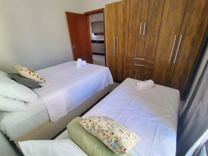 Room 2, Fully Equipped Apartments With a Prime Location, 70m From the sea - Alos, Barra Velha