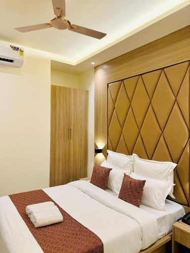 Room 4, Hotel Bellamont, Mumbai Suburban