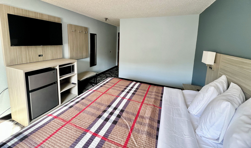 Room 2, Hotel Butler Inn PA, Butler