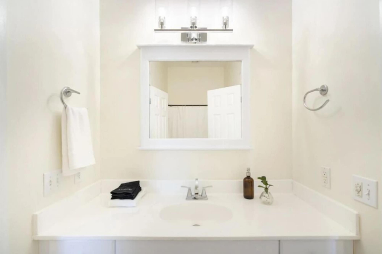 Bathroom 3, Topsail, Walton