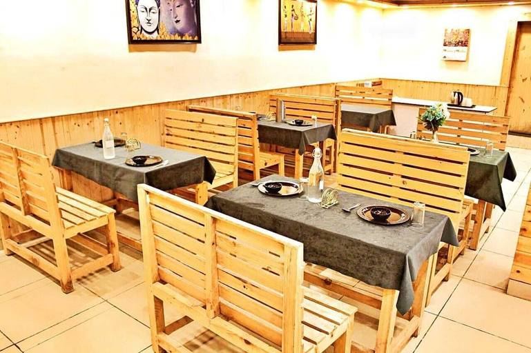 Dining 2, Hotel Snow Green, Kullu